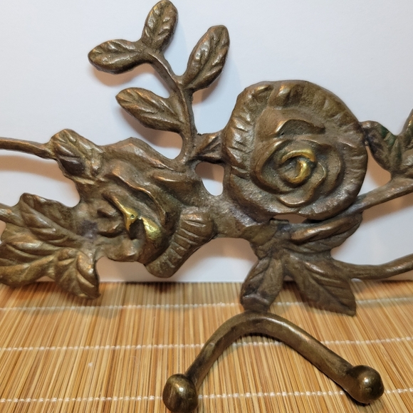 Vintage SPI Wall Cast Metal Rose Flowers Elegant Wall Hung Coat Rack - Picture 6 of 7